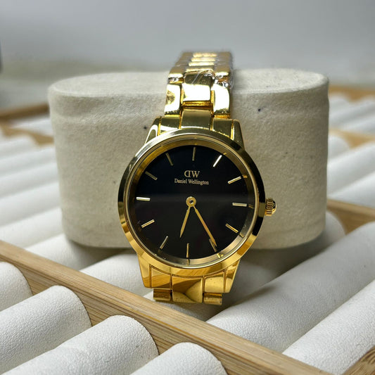 DW 28 mm Round Chain Watch 06