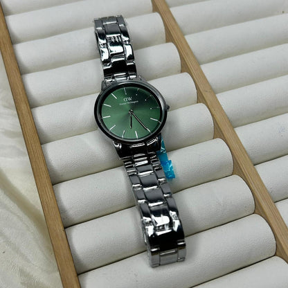 DW 28 mm Round Chain Watch 02