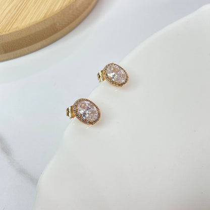 Solitaire Luxe Stud Earring