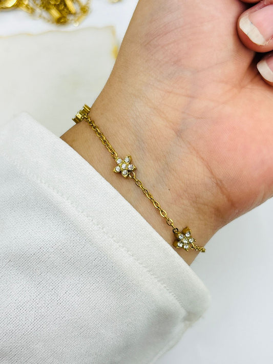 Daisy Glow Chain Bracelet