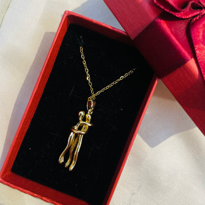 Unity Necklace | Couple Hug Necklace