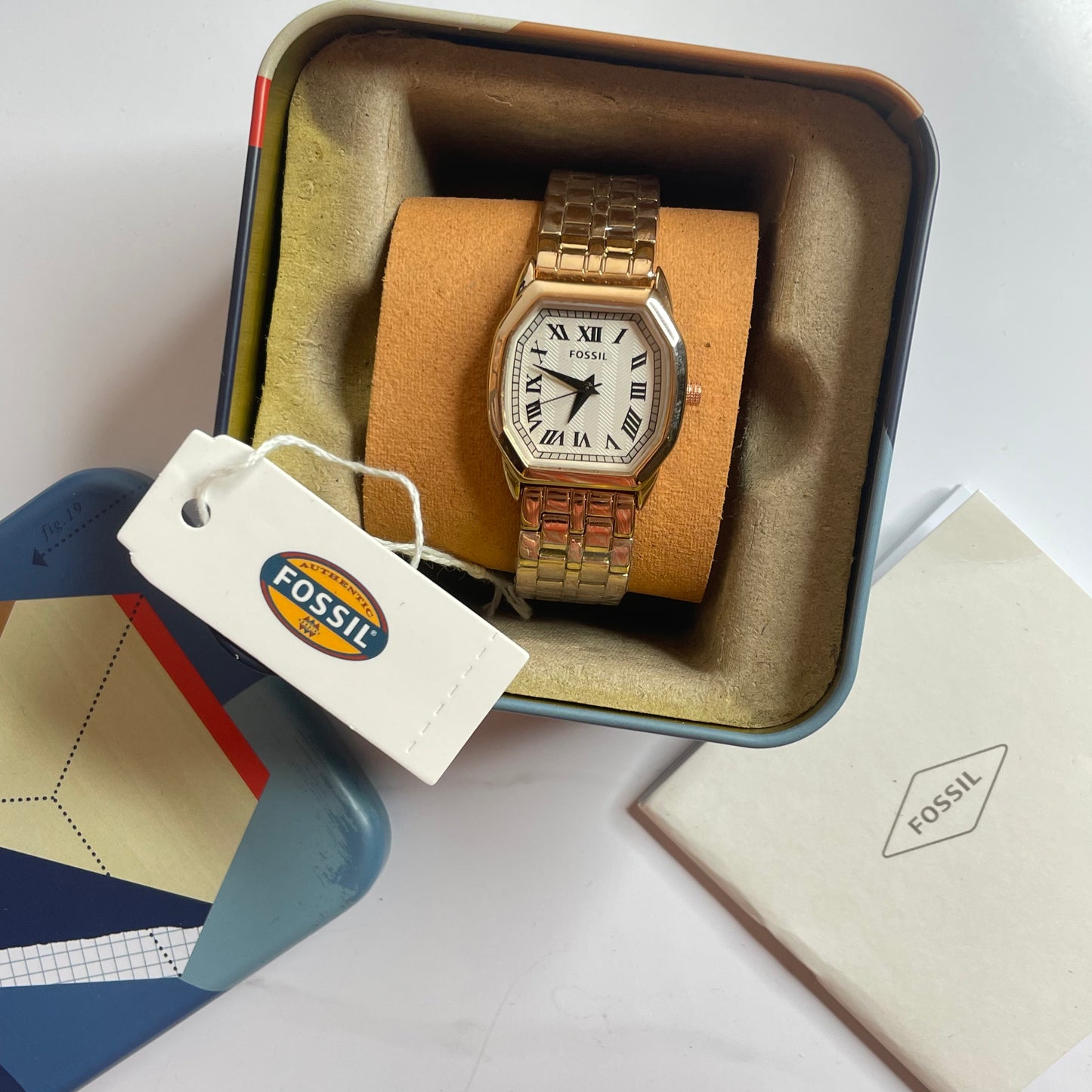 Vintage Fossil Watch (Rose Gold with White Dial)