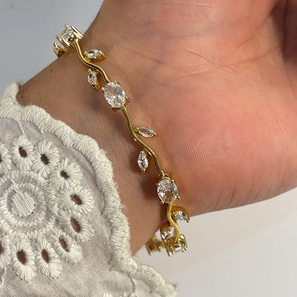 White Cinderella Bracelet