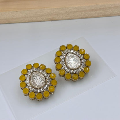 Noor Moisanite Stud Earrings (Yellow)