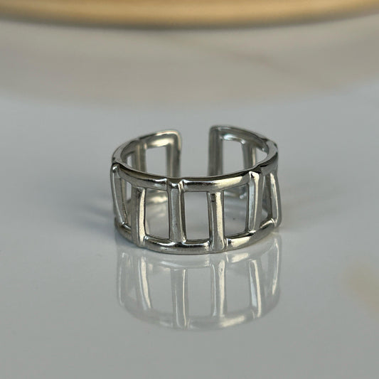 Finch Silver Ring