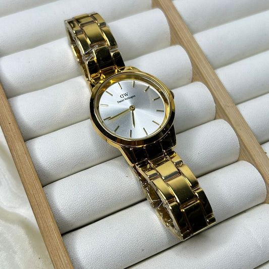 DW 28 mm Round Chain Watch 07