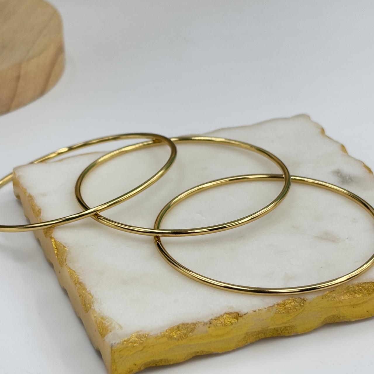 Classic Minimal Bangle  (Size-2.4)