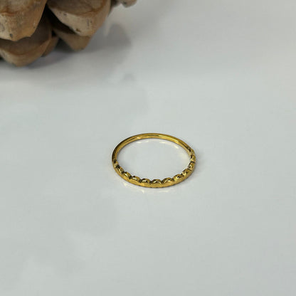 Linea Ring