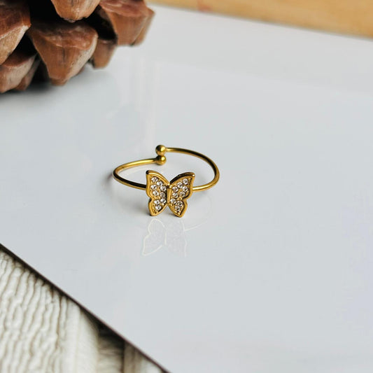 Butterfly White 18K Ring