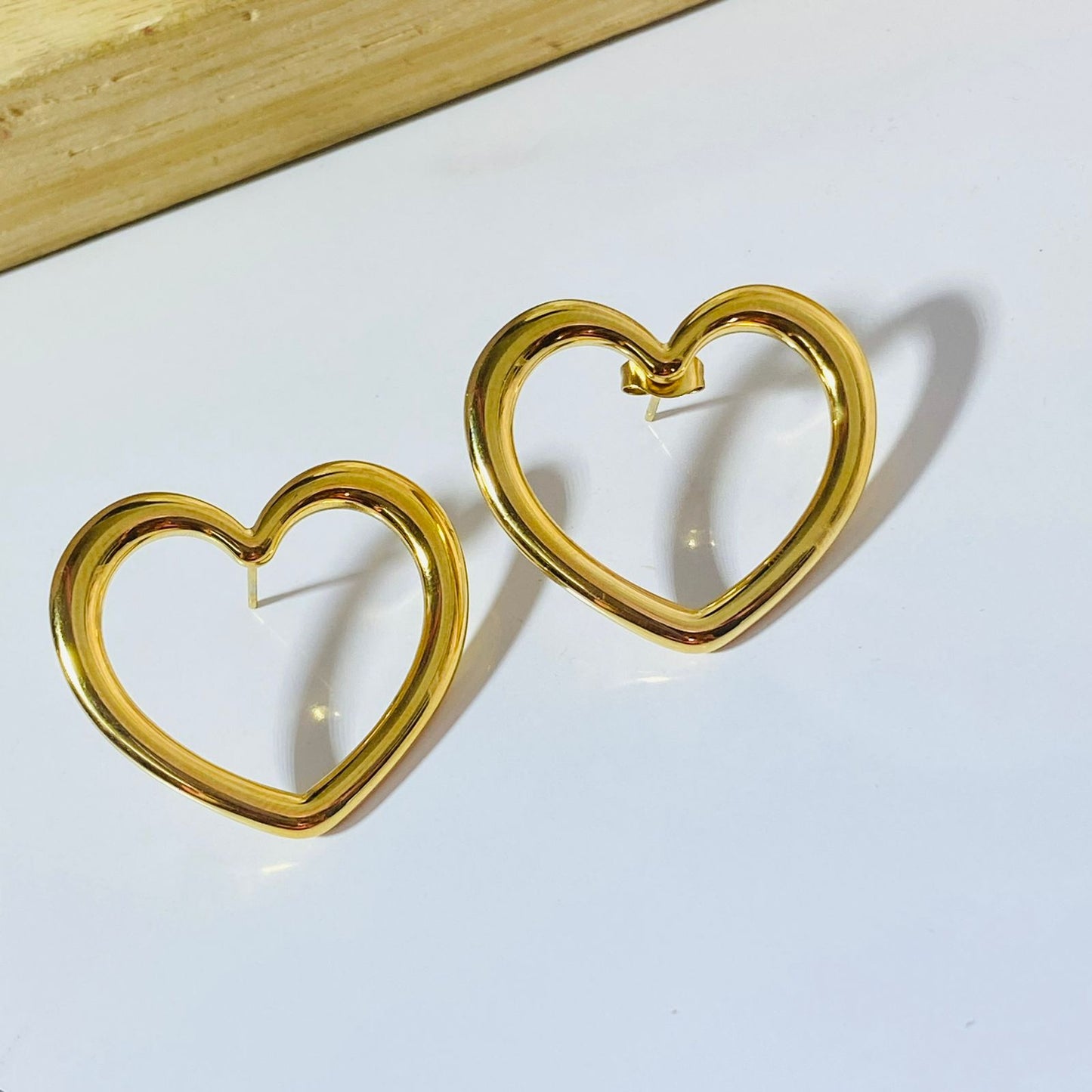 Twined Heart Earrings •