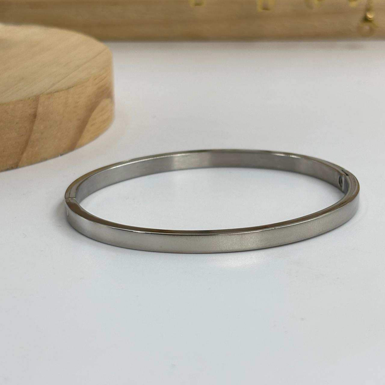 Glossy Plain Bracelet