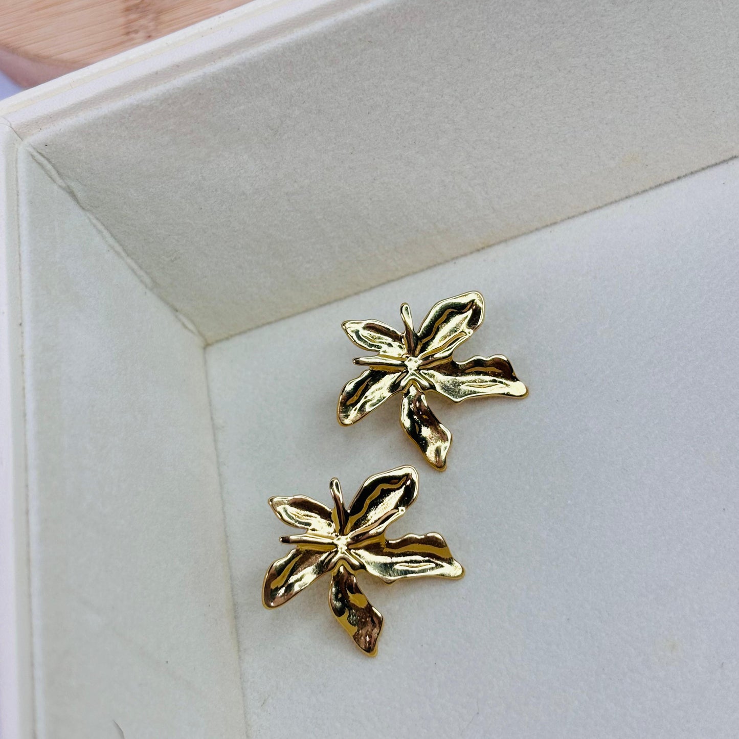 Lily Earrings