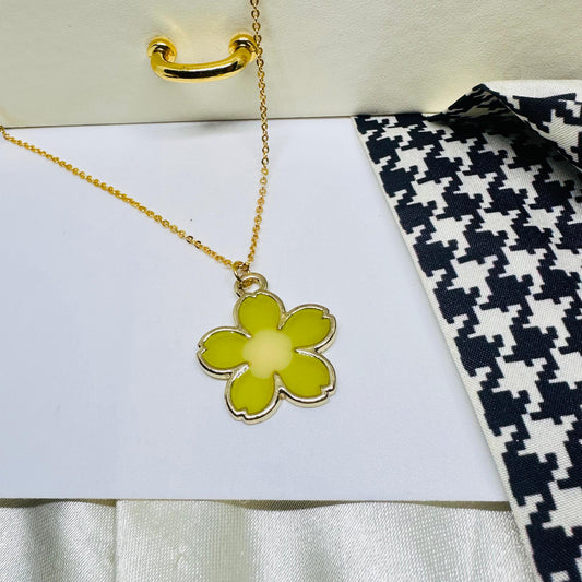 Leafy Green Daisy Charm Necklace