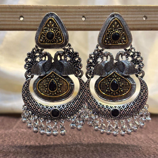 Himadri Maharani Earrings Black