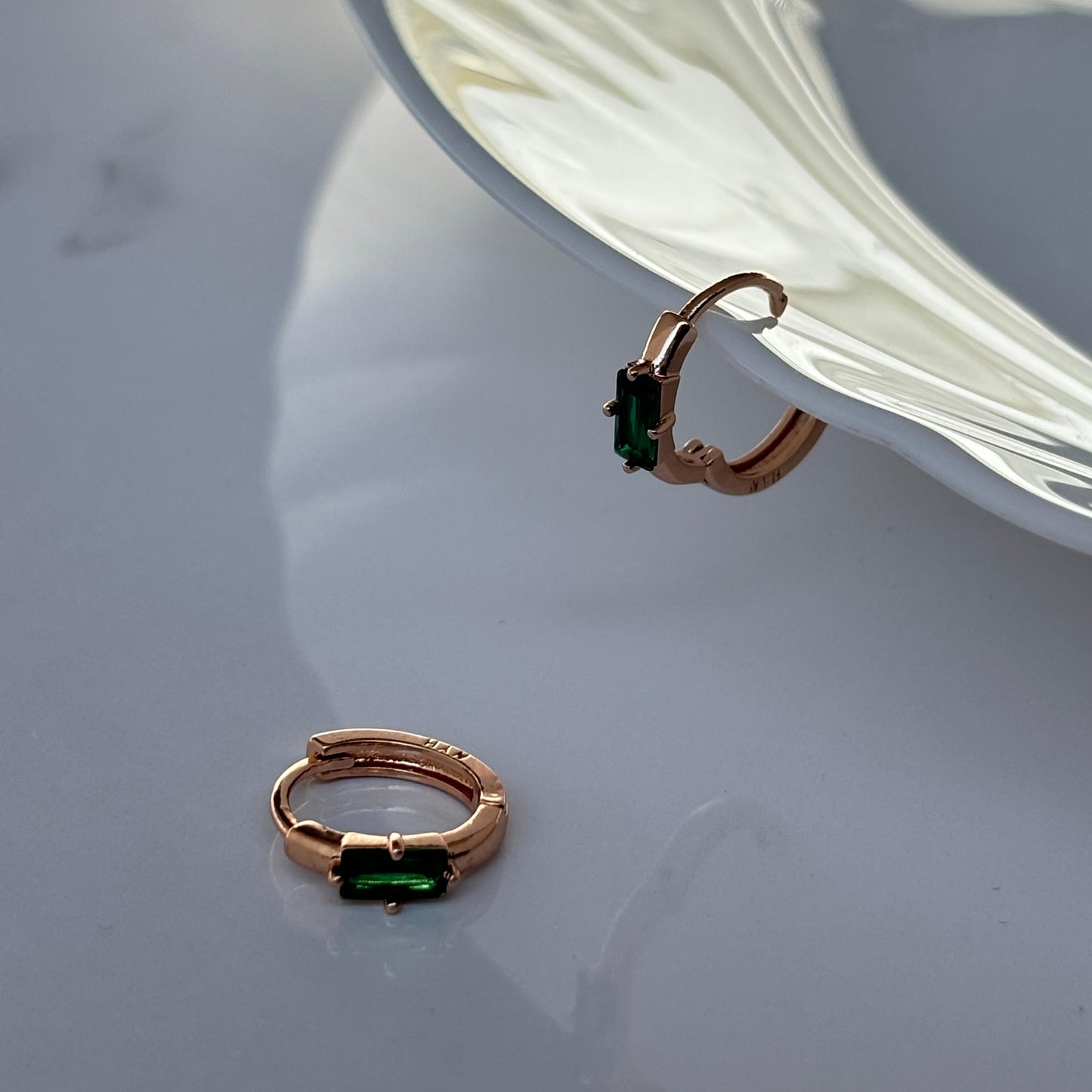 Emerald Mini Solitaire Hoops (Rosegold)