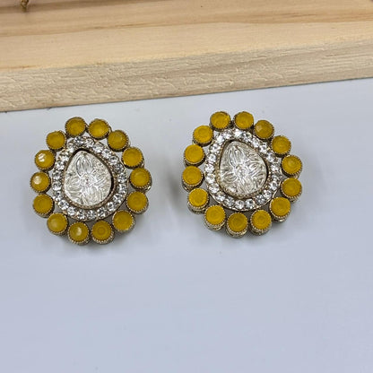 Noor Moisanite Stud Earrings (Yellow)