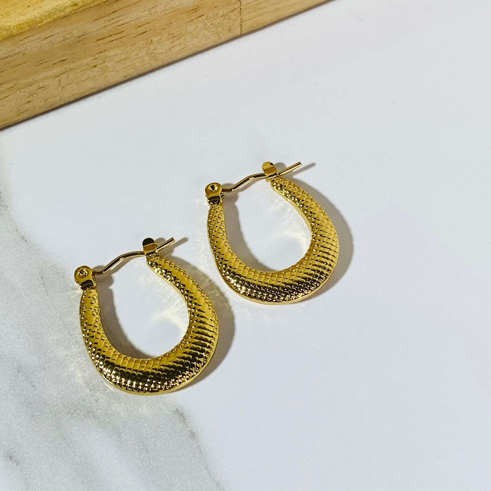 Serene Hoops