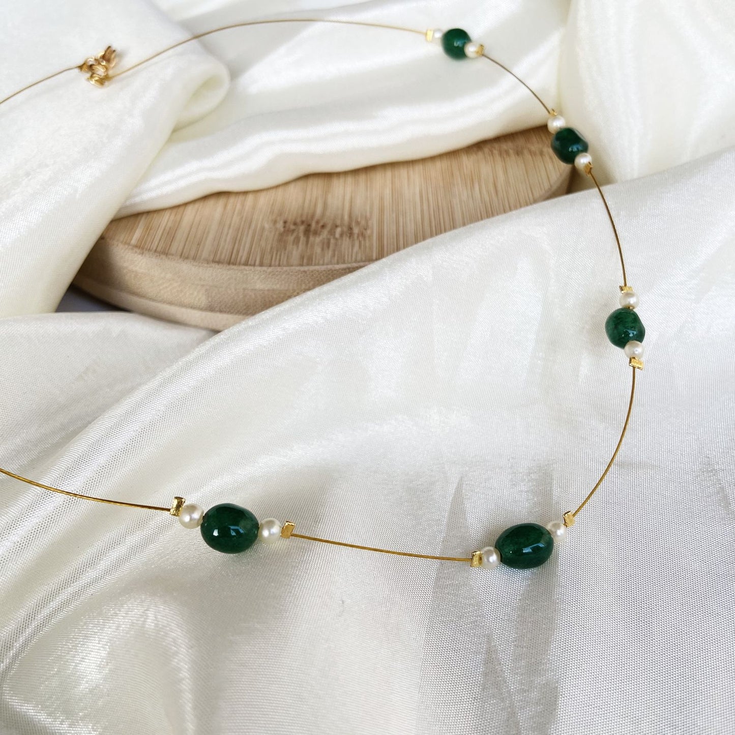 Invisible Chain Emerald Beads Necklace