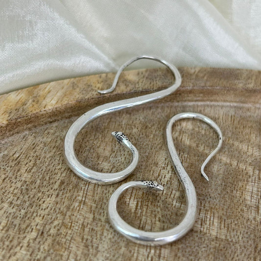 Twisted Snake Hanging Earrings( Silver )