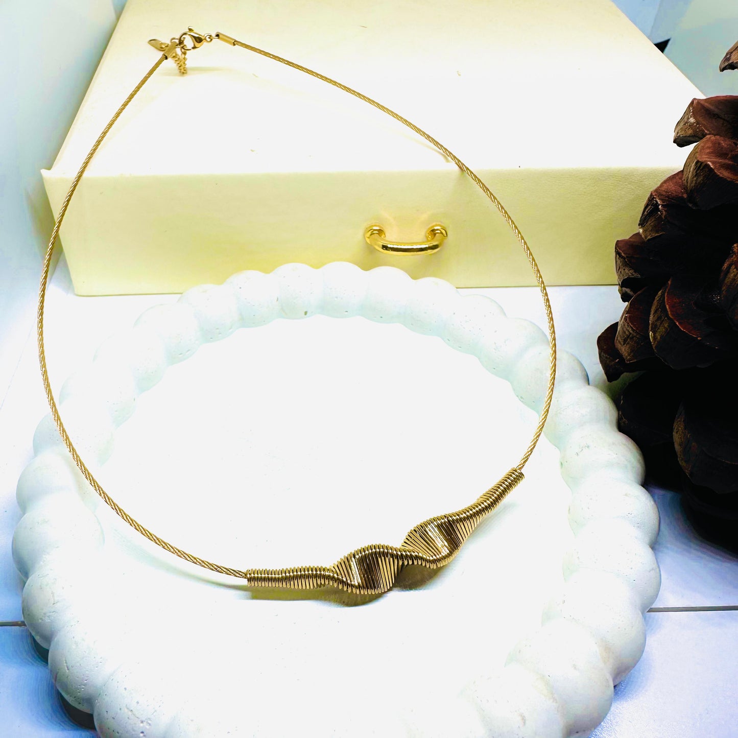 Luxe Wired 18K Choker