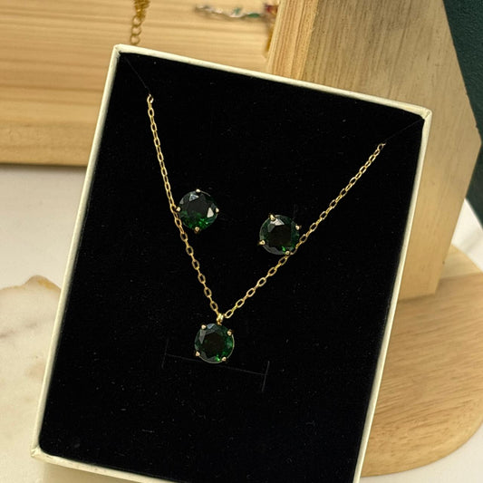 Round Solitaire Jewellery Set ( Emerald )