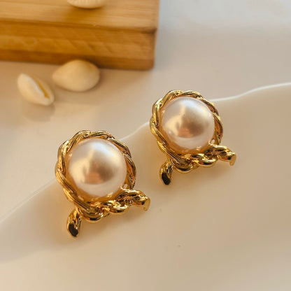 Amy Pearl Earrings