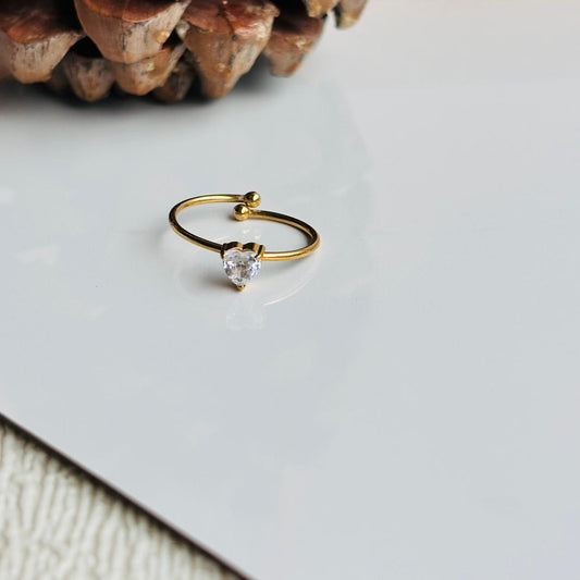 White Heart 18K Ring