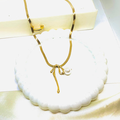 Bow Pearl Drop Necklace
