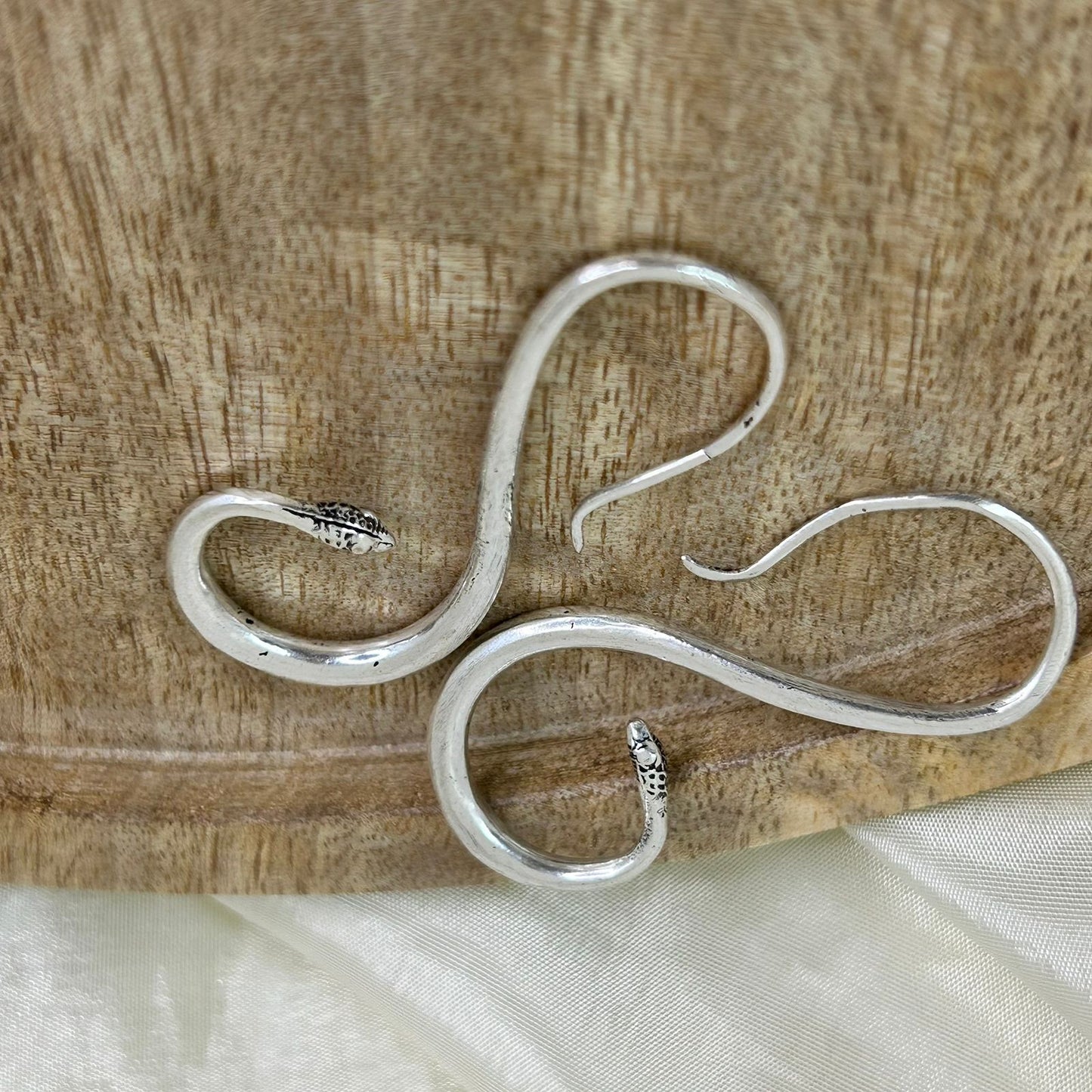 Twisted Snake Hanging Earrings( Silver )