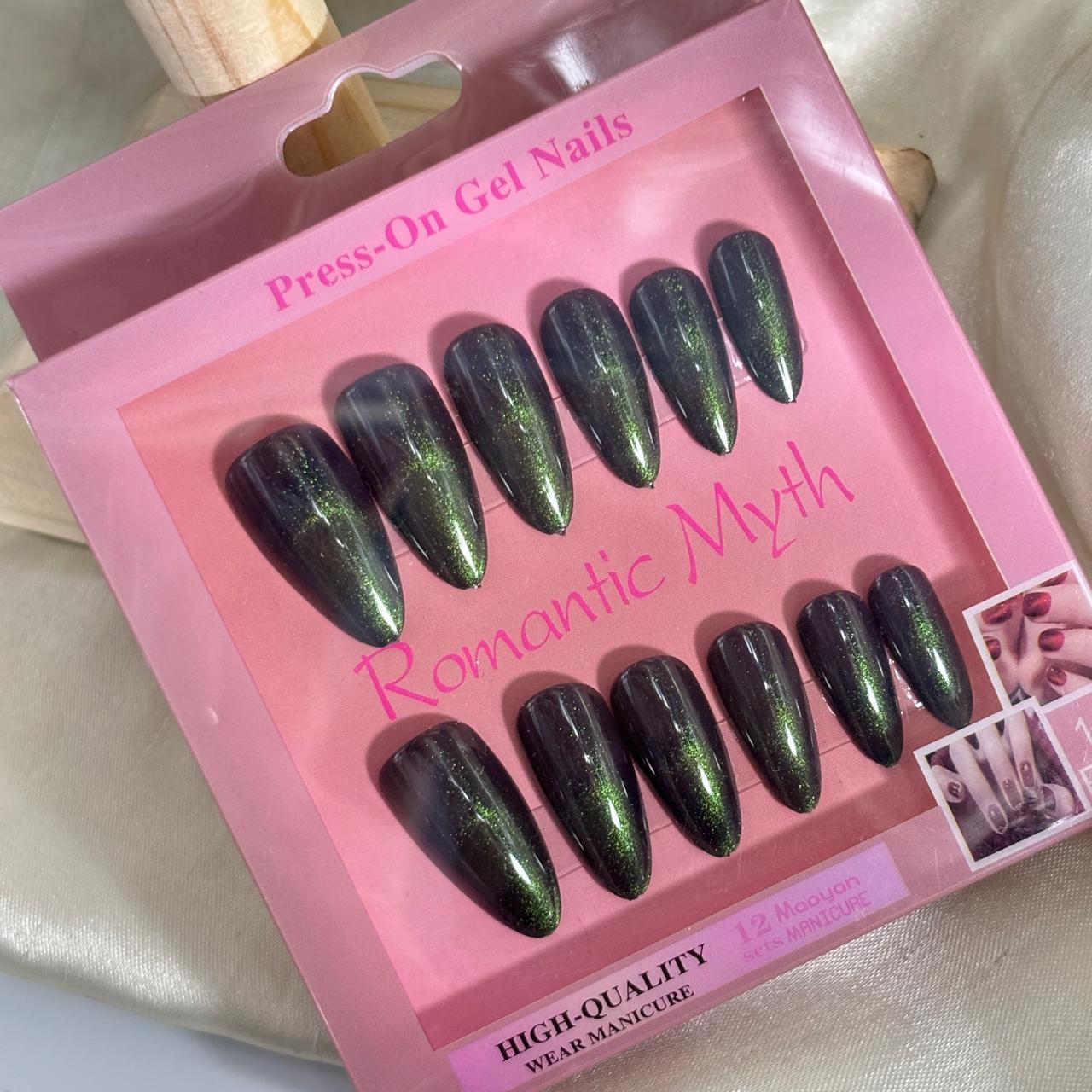 Cat Eye Nails 43