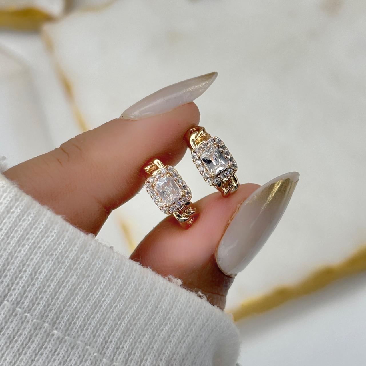 Solitaire Mini Link Luxe Hoop Earrings