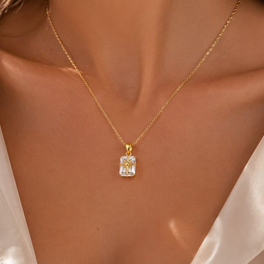 Dainty Crystal Necklace ( Gold )