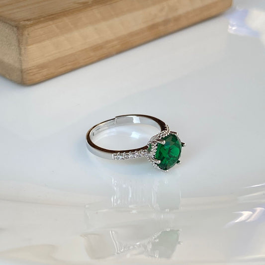 Emerald Classic Ring