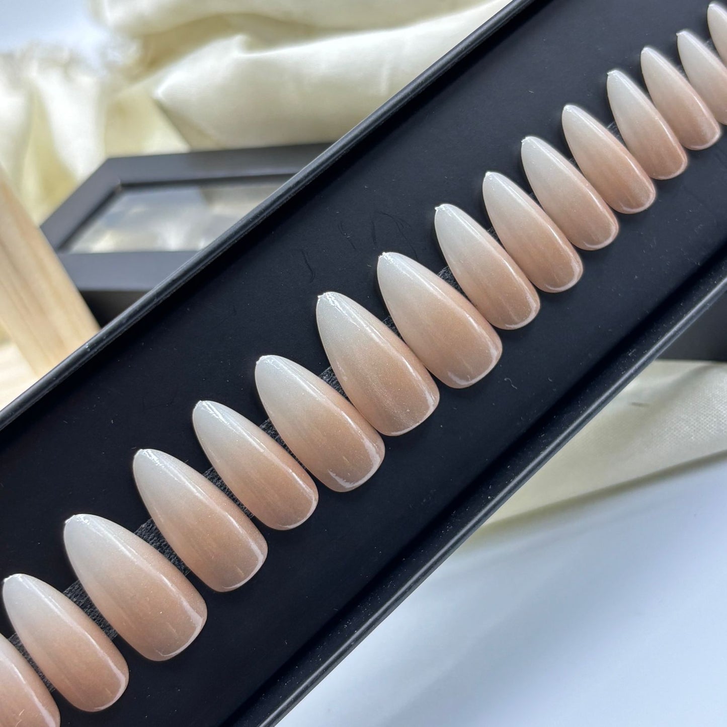 Ombré Cat Eye Nails 02