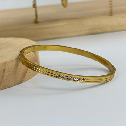 Sleek Nyra Bracelet