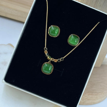 Emerald Elegance Jewellery Set