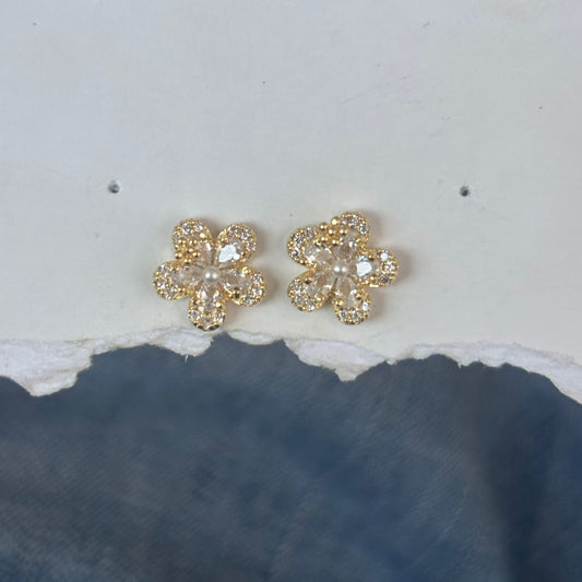 Studded Florista Pearl Earrings