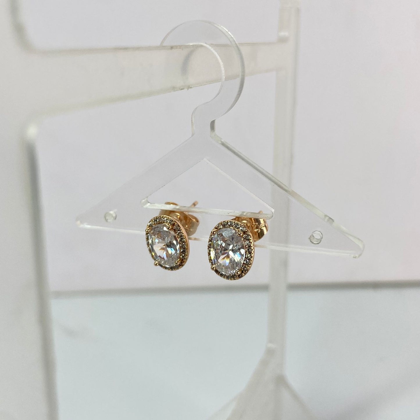 Solitaire Luxe Stud Earring