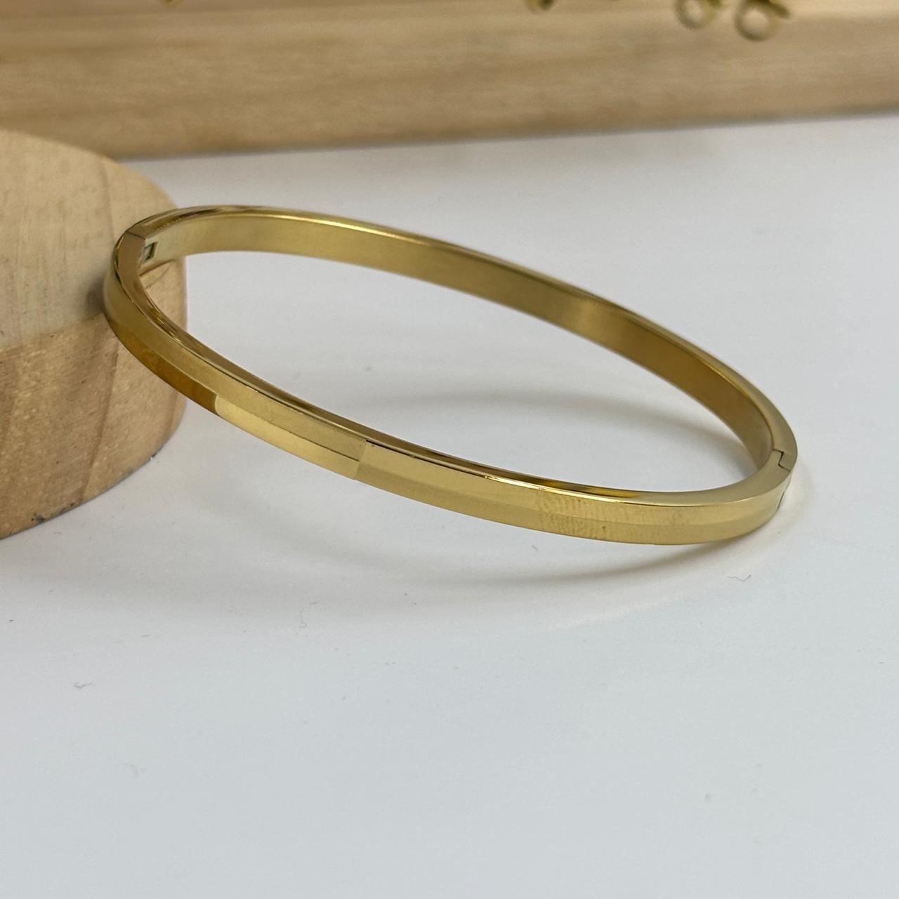 Elara Classic Bracelet