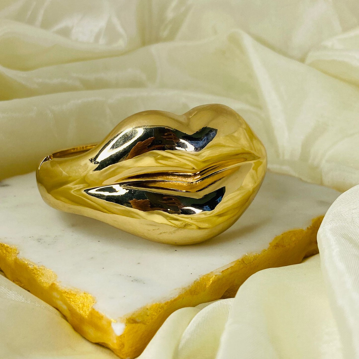 Lippie Chunky Cuff Bracelet