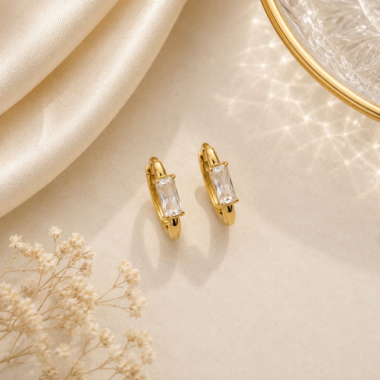 Sora Mini Hoop Earrings