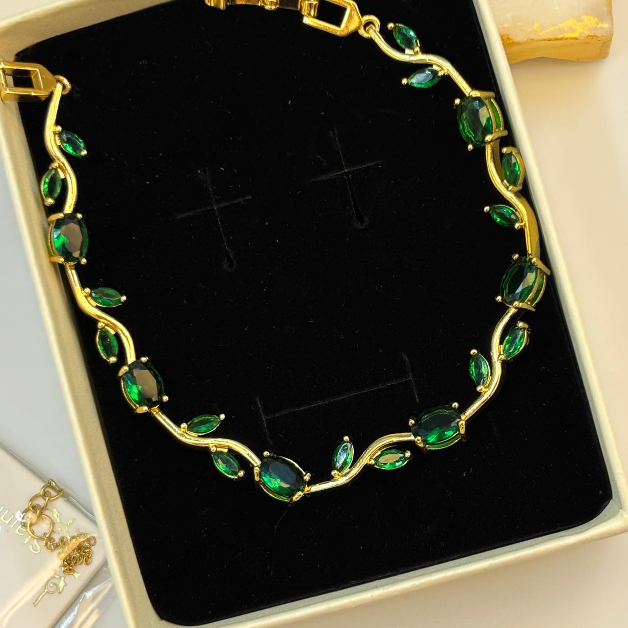 Emerald Tulip Cinderella Bracelet ( Gold )