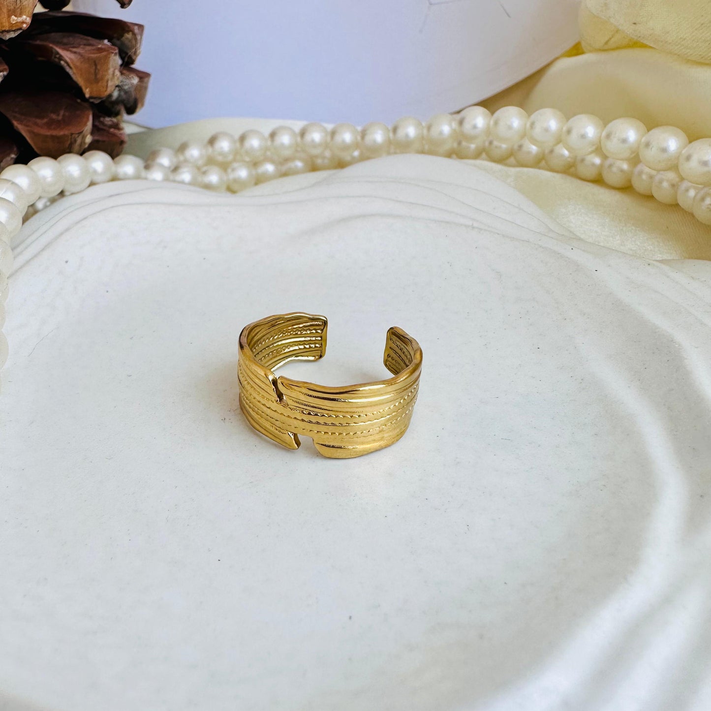 Catherine 18K Ring •