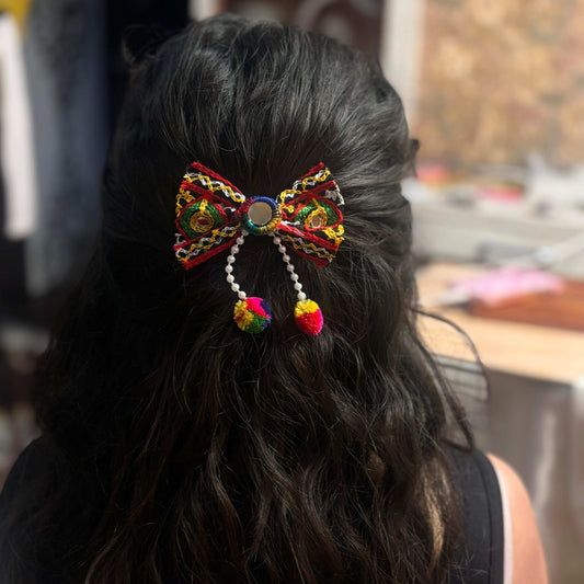 Mirror Pearl Threadwork Bow