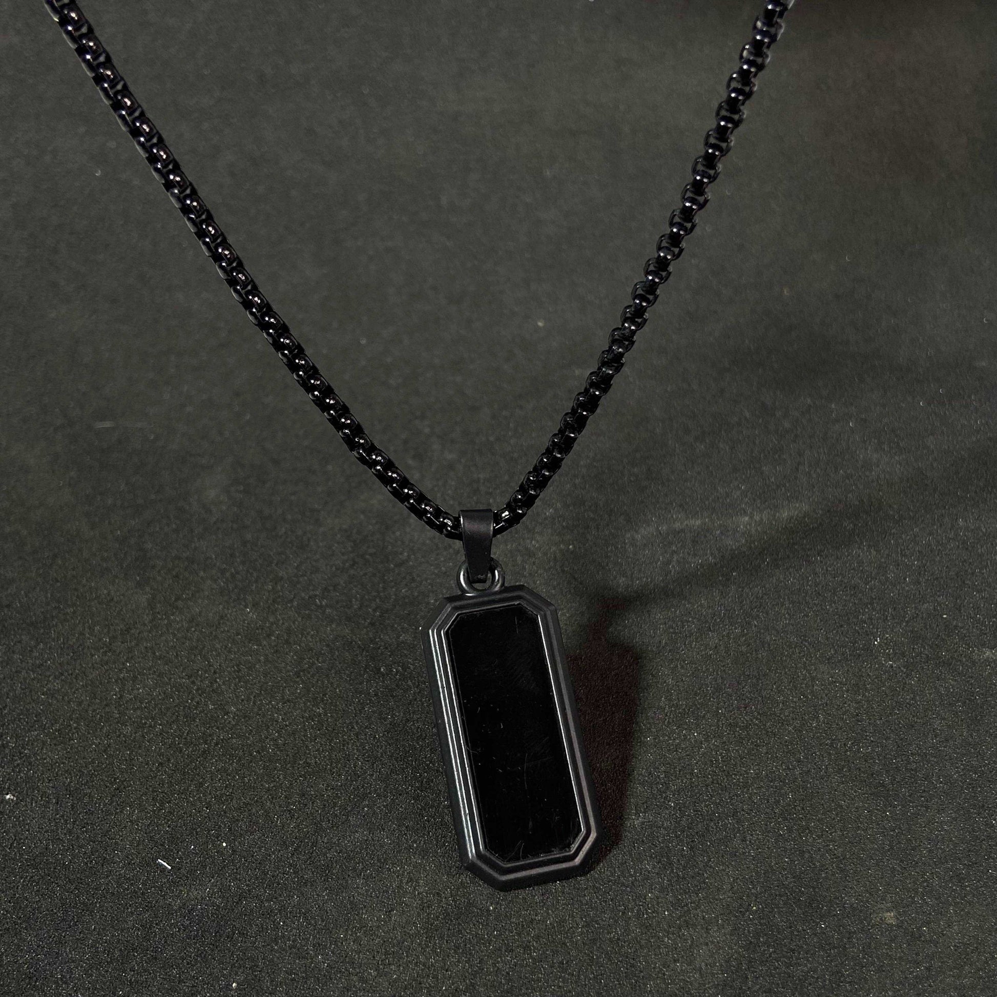 Caliber Rect Black Pendant Chain