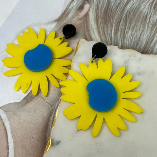 Petal Daze Earrings (Yellow)