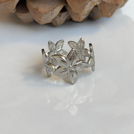Lily Garland Ring