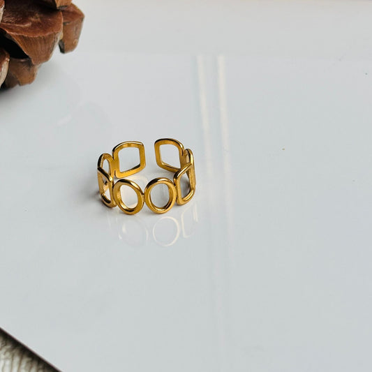 Boxy 18K Ring