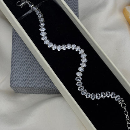 Elara Luxe Silver Chain Bracelet