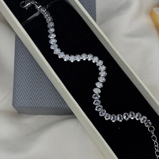 Elara Luxe Silver Chain Bracelet